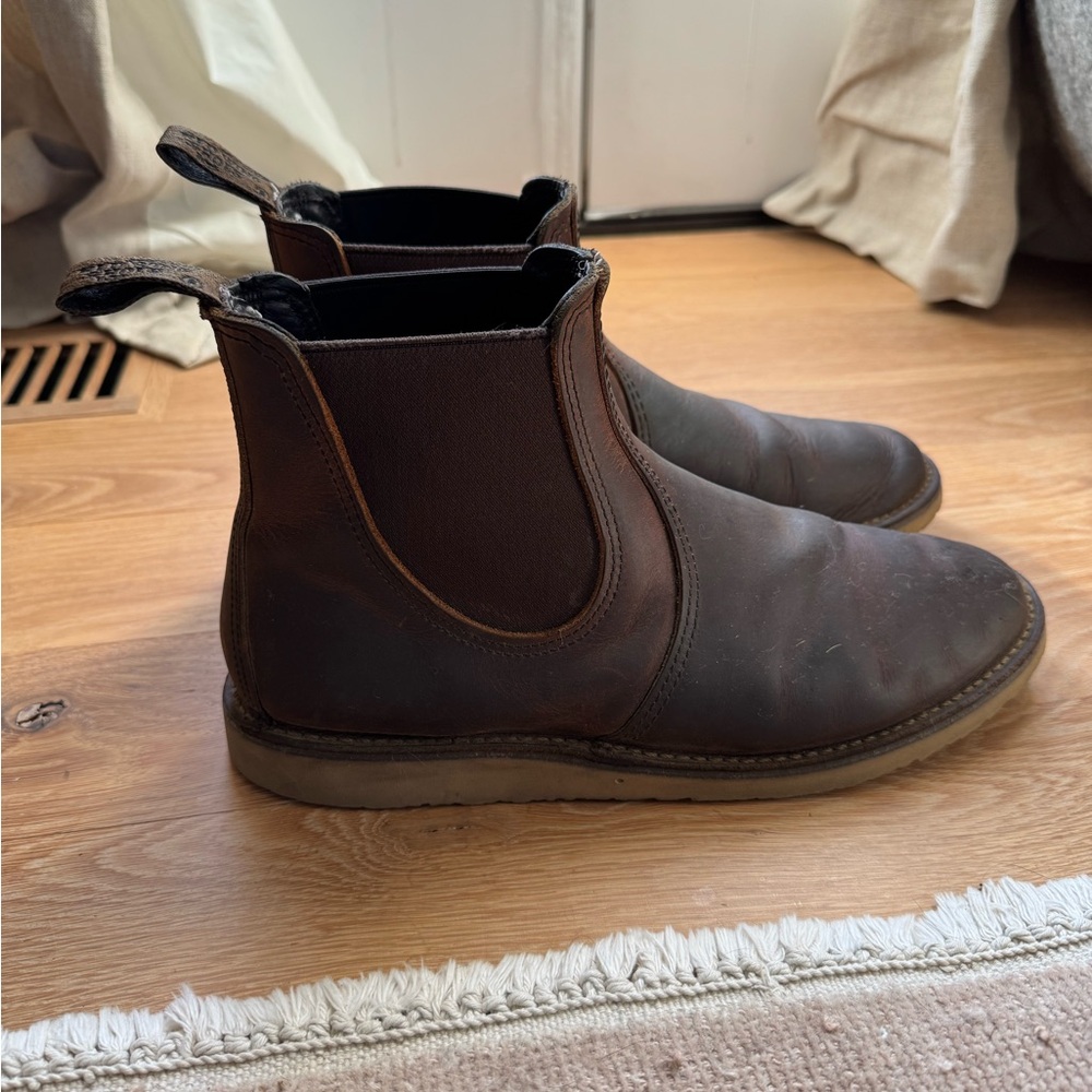 Red Wing Shoes: Size 9 Weekender Chelsea